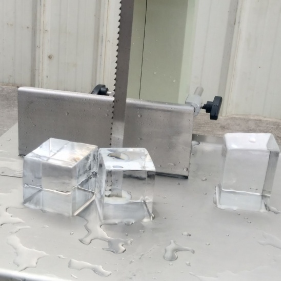 Personalizado de acero inoxidable de pequeña transparente bloque de hielo que hace la máquina 